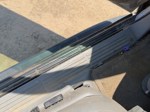 99-07 Suburban 1500 Driver Left Lower Sill Step Moulding Trim Panel Oem Gray 92I