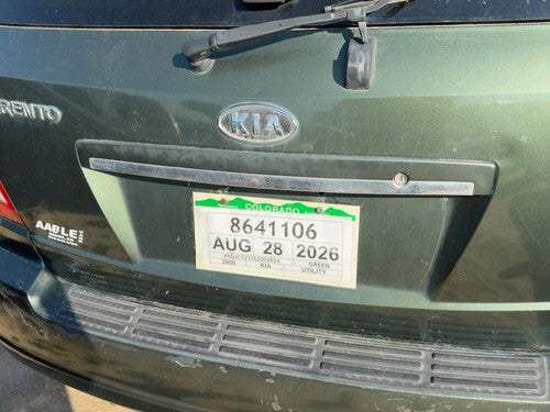 06 Sorento License Plate Trim Surround Panel Oem Tail Trunk Finish Ivy Green 3N