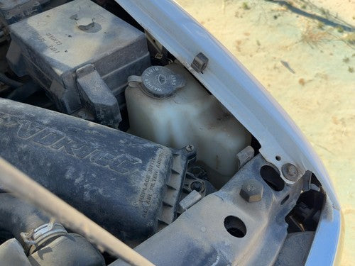 2001 Chevy S10 Blazer Windshield Washer Fluid Reservoir with Pump OEM 12362596