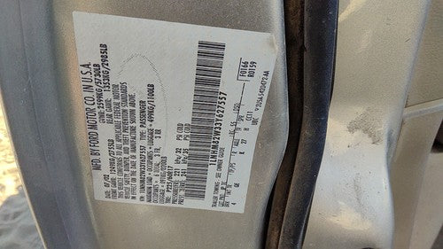 2003-2010 Lincoln Town Car Pair Of Front Headrests Oem Left Right Set Seat