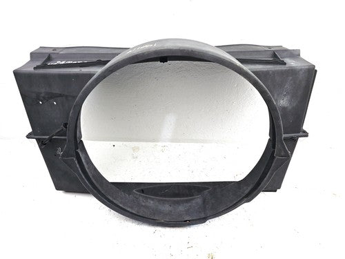 95-00 Gmc Sierra 2500 Chevy Upper And Lower Cooling Fan Shroud Oem 5.7L 15739587