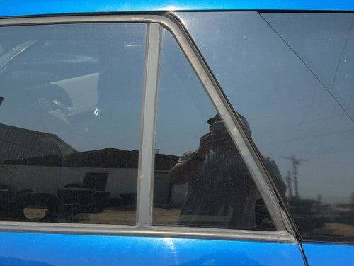 04-07 Vue Redline Driver Left Rear Vent Window Back Door Glass With Frame Oem