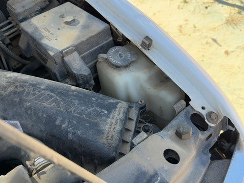 2001 Chevy S10 Blazer Windshield Washer Fluid Reservoir with Pump OEM 12362596