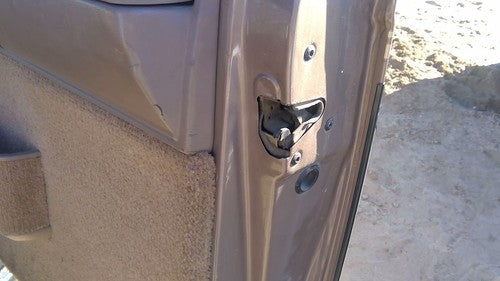 1992-2005 Chevy Astro Passenger Right Front Door Latch With Rods/Cables Oem