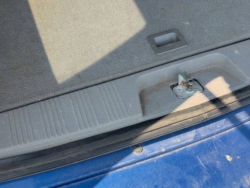 2002-2007 Saturn Vue Cargo Hatch Step Plate Sill Trim Panel Gray 17D