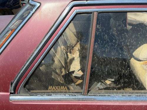 85-88 Maxima Passenger Right Rear Vent Window Back Door Glass With Frame Oem