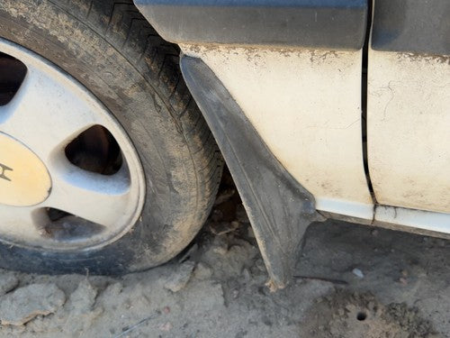 1988-1989 Honda Accord LX Driver Left Front Fender Mudflap OEM 75810-SE0-J00