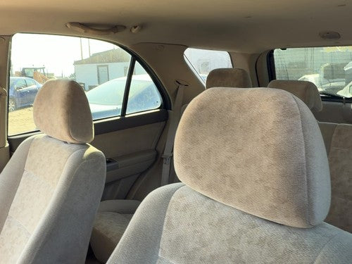 2005-2006 Kia Sorento Pair Of Front Headrests Oem Left Right Set Seat Beige Fc