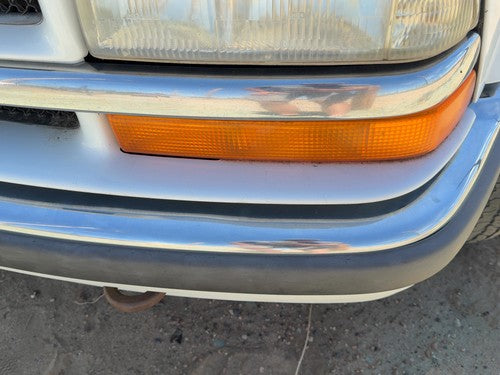 98-05 S10 Blazer Driver Left Front Turn Signal Light Lamp Oem Fender Mounted
