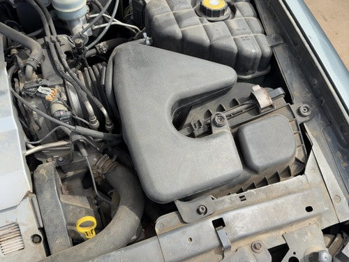 98-03 Seville Complete Air Intake Cleaner Filter Box Housing With Tube Oem 4.6L