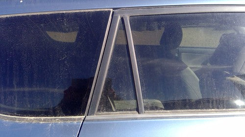 06-14 Rav-4 Passenger Right Rear Vent Window Small Back Door Glass With Frame