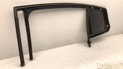 2018-20 Regal Passenger Right Rear Vent Window Small Back Door Glass With Frame