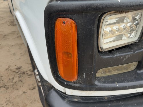 96-02 Express Van 2500 Passenger Right Front Turn Signal Light Outer Mounted