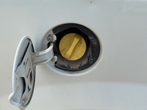 2012-2016 Chrysler Town & Country Fuel Filler Neck Assembly With Gas Cap Oem