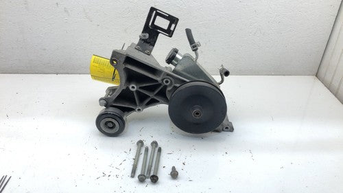 2003 Cadillac Escalade Power Steering Pump With Mount Bracket Oem 6.0L