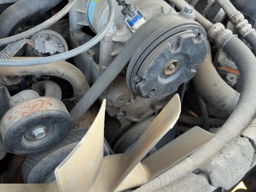 2001 Chevy S10 Blazer Power Steering Pump With Mount Bracket Oem 4.3L