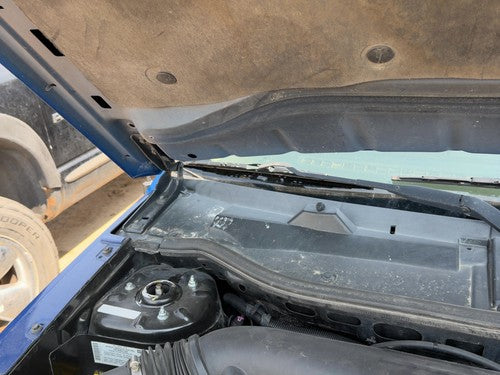 2002-2007 Saturn Vue Redline Windshield Wiper Cowl Vent Trim Panel Oem Cover