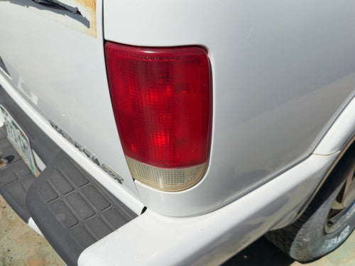 1995-2005 Chevy S10 Blazer Passenger Right Tail Light Brake Lamp Oem Rear