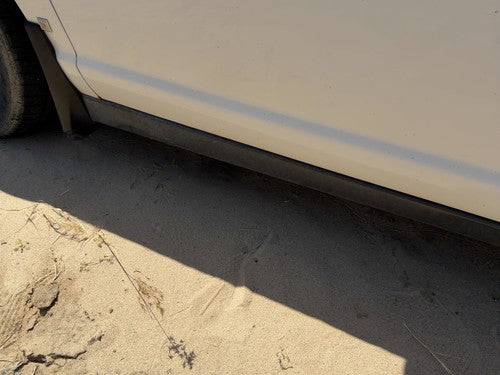 00-07 Monte Carlo Driver Left Lower Rocker Panel Moulding