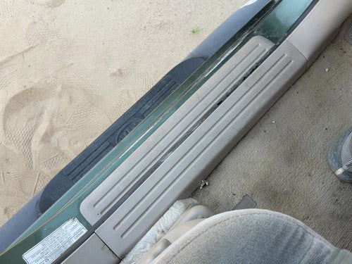 03-06 Kia Sorento Driver Left Lower Sill Step Moulding Trim Panel Oem Beige Fc