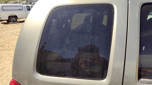 2002-2007 Jeep Liberty Passenger Right Rear Quarter Glass Back Side Window Oem