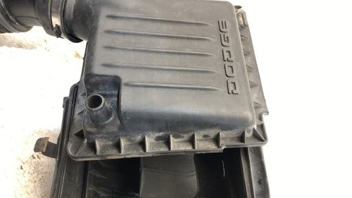 04-09 Durango Complete Air Intake Cleaner Filter Box Housing With Tube 4.7L