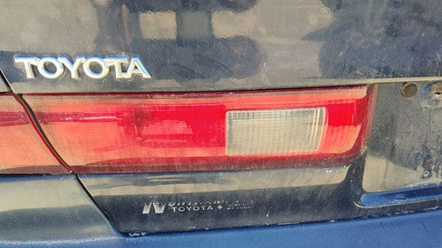1997-1999 Toyota Camry Driver Left Inner Tail Light Brake Lamp Oem Rear