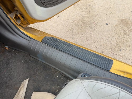02 Pt Cruiser Passenger Right Lower Sill Step Moulding Trim Panel Taupe/Beige Fl