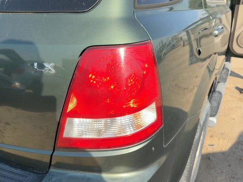 2003-2006 Kia Sorento Passenger Right Tail Light Brake Lamp Oem Rear 924023E030
