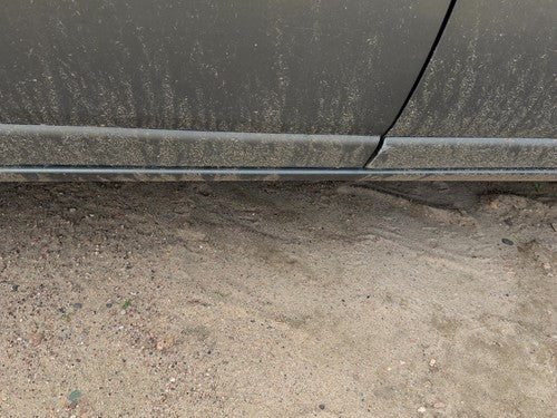 98-04 Seville Passenger Right Rear Moulding From Door Back Lower Sedan Thunder G