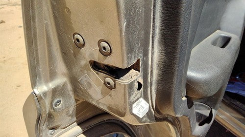 2002-2007 Jeep Liberty Driver Left Rear Door Latch With Rods/Cables Oem Back