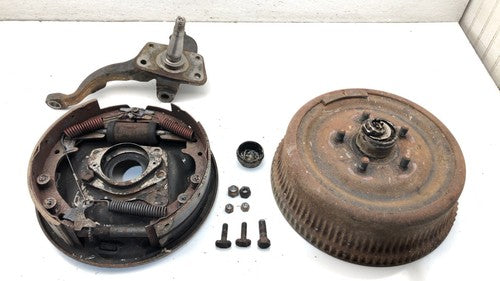 64-66 Thunderbird Coupe Passenger Front Spindle Steering Knuckle With Wheel Hub