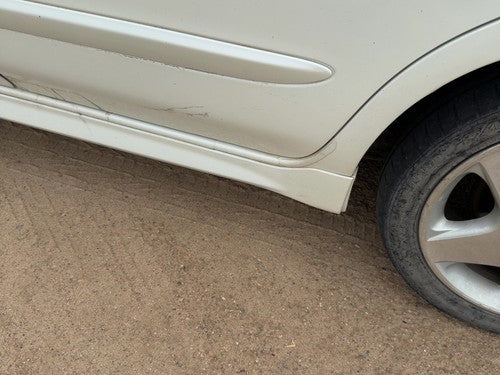 2000 Infiniti I30 Driver Left Lower Rocker Panel Moulding Oem White 768532Y607