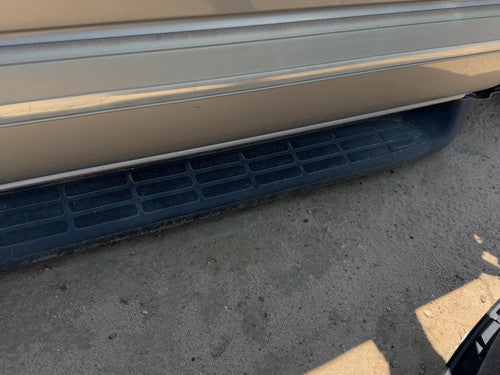 2001-2006 Chevy Suburban 1500 Passenger Right Running Board Side Step Oem 4X4