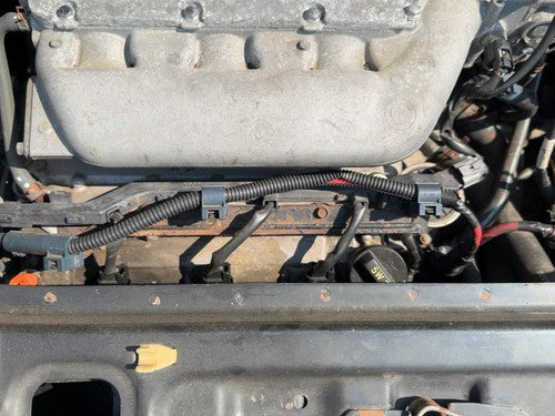2004-2007 Saturn Vue Redline Driver Left Valve Cover Oem 3.5L 12582062