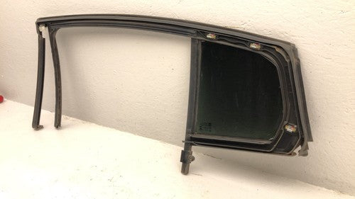 2018-20 Regal Passenger Right Rear Vent Window Small Back Door Glass With Frame