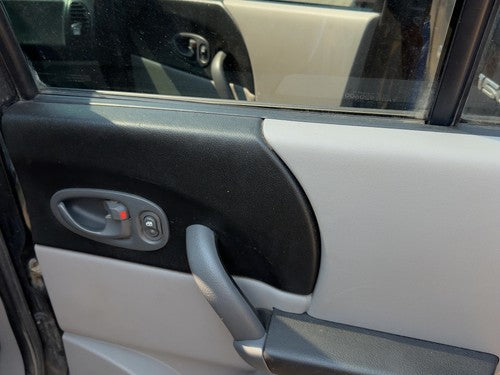 04-05 Vue Redline Passenger Right Rear Door Trim Panel Switches Back Gray 17D