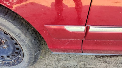 1998-2005 Grand Marquis Driver Left Moulding From Fender Oem Trim Strip Red Fl