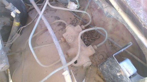 1986 Isuzu Pup Pickup Brake Proportioning Valve Oem