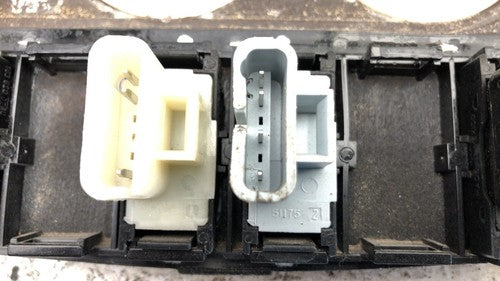 2000-2001 Mercedes Benz Ml320 Trim Bezel Around Radio Surround Dash Panel Oem