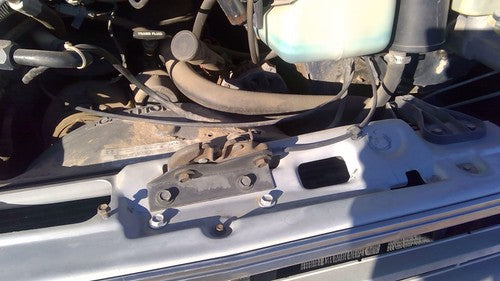 1987-1991 Chevy G20 Van Hood Latch Assembly With Bracket Oem 15600482