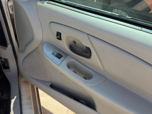06-07 Monte Carlo Passenger Right Front Door Trim Panel With Switches Gray 832