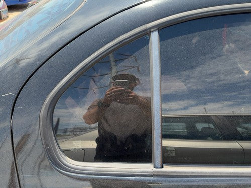 95-99 Maxima Passenger Right Rear Vent Window Back Door Glass With Frame Oem