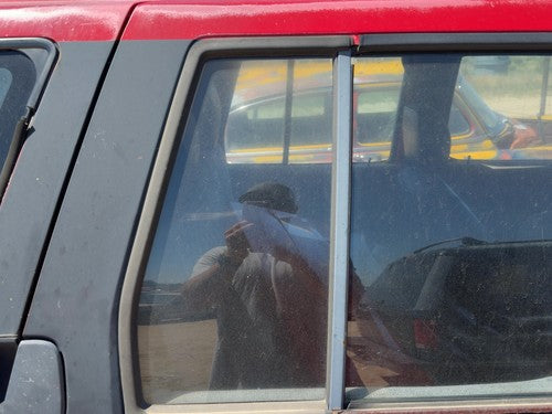 90-95 Pathfinder Passenger Right Rear Vent Window Back Door Glass With Frame Oem