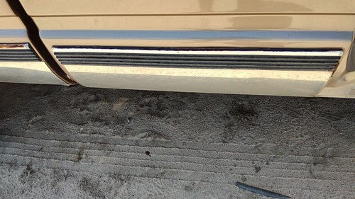 1995-1998 Silverado 2500 Passenger Right Rear Moulding On Cab Panel Oem