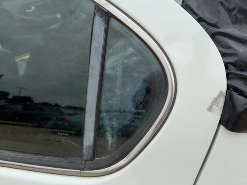 00-01 Infiniti I30 Driver Left Rear Vent Window Back Door Glass With Frame Oem
