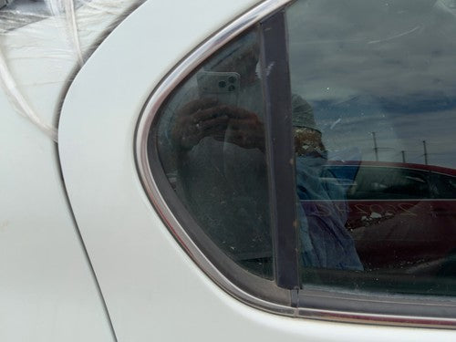 00-01 I30 Passenger Right Rear Vent Window Back Door Glass With Frame Oem