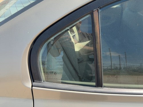 01-06 Elantra Passenger Right Rear Vent Window Back Door Glass With Frame Oem