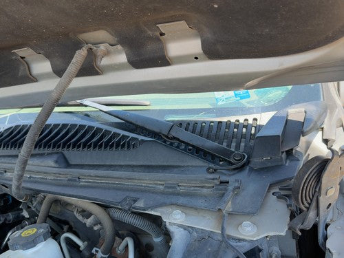2003-2006 Chevy Suburban 1500 Driver Left Windshield Wiper Arm Oem Blade Lever