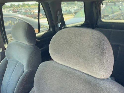 01 Chevy S10 Blazer Pair Of Front Headrests Oem Left Right Set Seat Graphite 12H